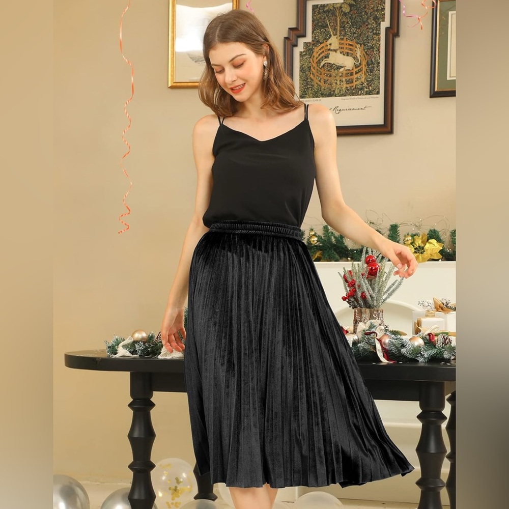 Velvet Black Pleated Skirt